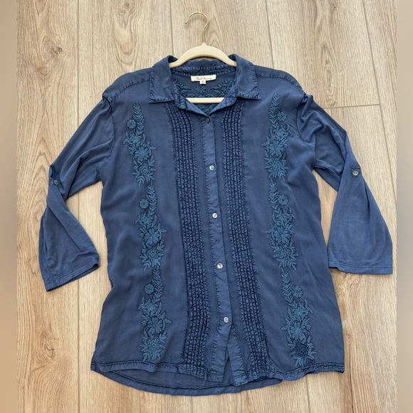 Women's Blue Embroidered Top.
New without tags! - Picture 3 of 6